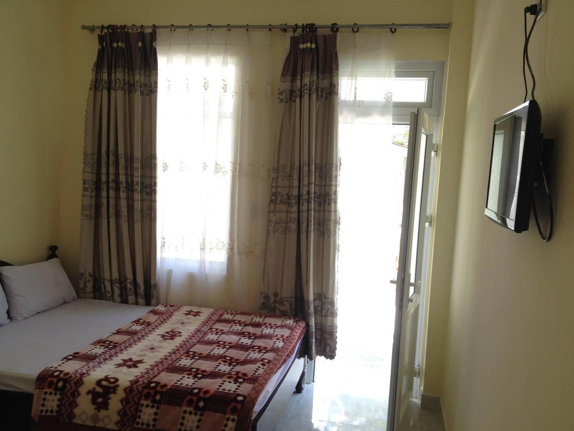 Phuong Hong Guesthouse Da Lat Exterior foto